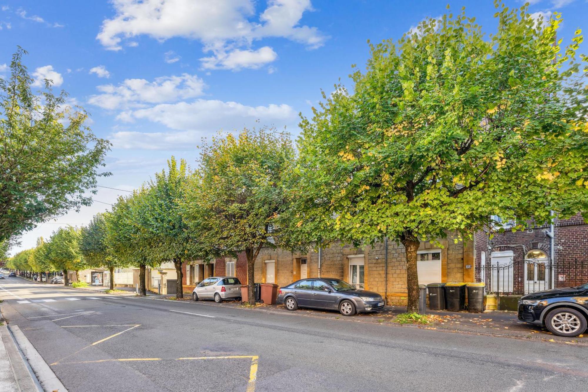 Budget Appart Avec Parking Au Centre-Ville Charleville-Mézières المظهر الخارجي الصورة